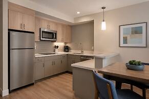 The Avelyn Suites