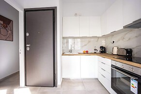 Bright Cozy 2BR l Balcony & Work Corner