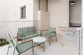 Bright Cozy 2BR l Balcony & Work Corner