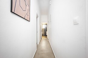 Bright Cozy 2BR l Balcony & Work Corner