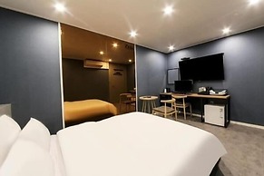 Gamdong Hotel