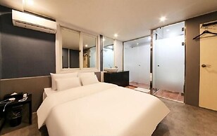 Gamdong Hotel