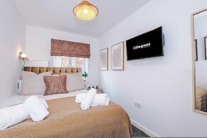 Centrally Located Flat off Formby High Street