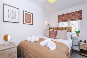 Centrally Located Flat off Formby High Street