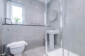 Centrally Located Flat off Formby High Street