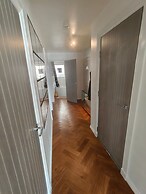 Apartment Sleeps 6 With Wifi
