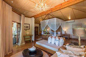 Denis Private Island