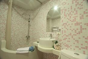 Moroccan Holiday Suite