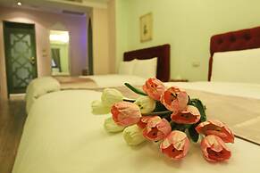 Moroccan Holiday Suite