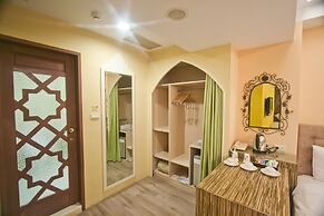 Moroccan Holiday Suite