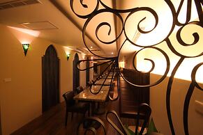 Moroccan Holiday Suite