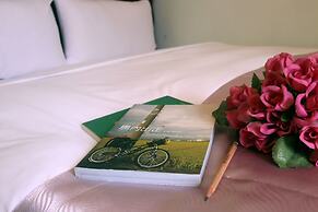 Moroccan Holiday Suite