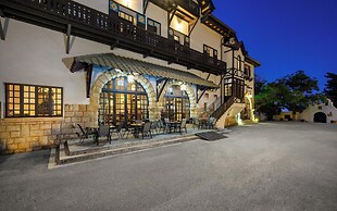 Elafos Hotel
