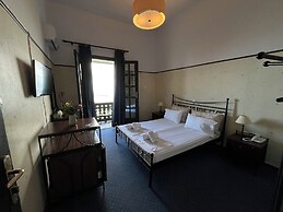 Elafos Hotel