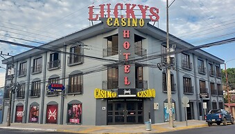 Lucky's Hotel y Casino