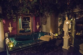 Mariaggi's Theme Suite Hotel & Spa