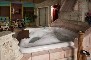 Mariaggi's Theme Suite Hotel & Spa