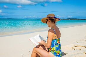 Rollezz Villas Beach Resort