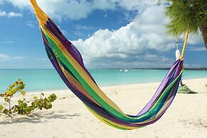 Rollezz Villas Beach Resort