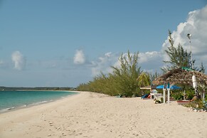 Rollezz Villas Beach Resort