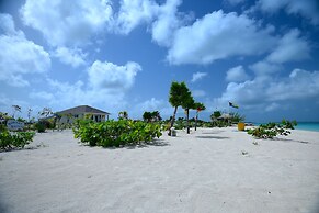 Rollezz Villas Beach Resort