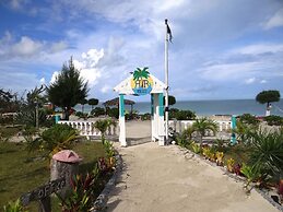 Rollezz Villas Beach Resort