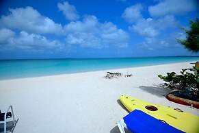 Rollezz Villas Beach Resort