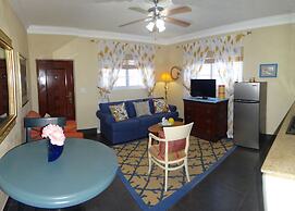 Rollezz Villas Beach Resort