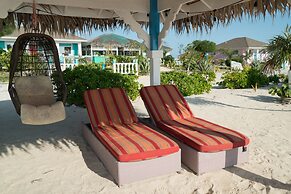 Rollezz Villas Beach Resort