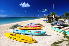 Rollezz Villas Beach Resort