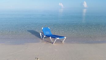 Rollezz Villas Beach Resort