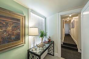 Knob Hill Bed & Breakfast