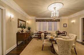 Knob Hill Bed & Breakfast