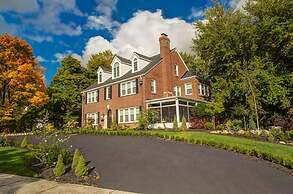 Knob Hill Bed & Breakfast