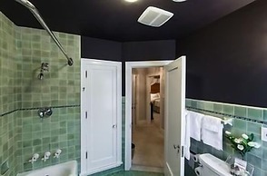 Knob Hill Bed & Breakfast