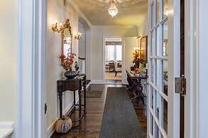 Knob Hill Bed & Breakfast