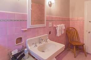 Knob Hill Bed & Breakfast