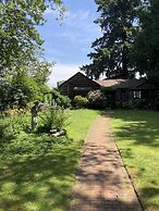 Cottage Lake Bed and Breakfast