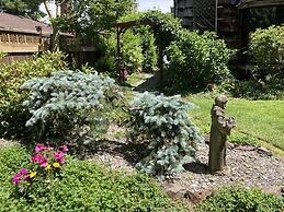 Cottage Lake Bed and Breakfast