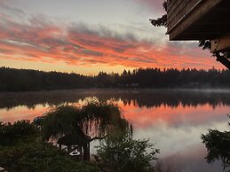 Cottage Lake Bed and Breakfast