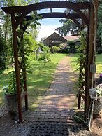 Cottage Lake Bed and Breakfast