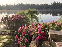 Cottage Lake Bed and Breakfast