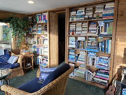 Cottage Lake Bed and Breakfast