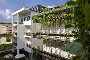 The Aviary Hotel