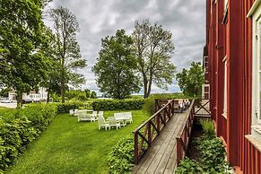 Gripsholms Bed & Breakfast