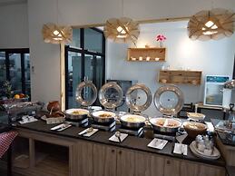 Simple Life Cliff View Resort