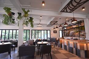 Simple Life Cliff View Resort