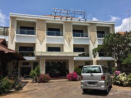 Maxi Hotel Kedonganan