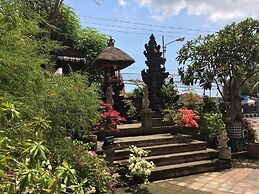 Maxi Hotel Kedonganan