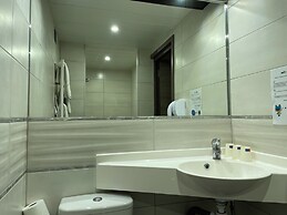Brit Hotel Saint-Quentin